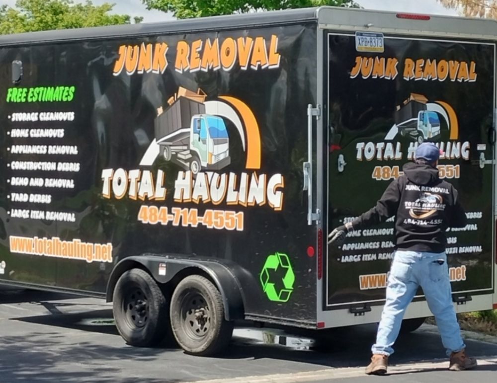 TOTAL HAULING Junk Removal