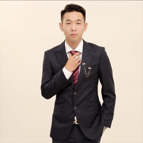 Mạnh Tiến James