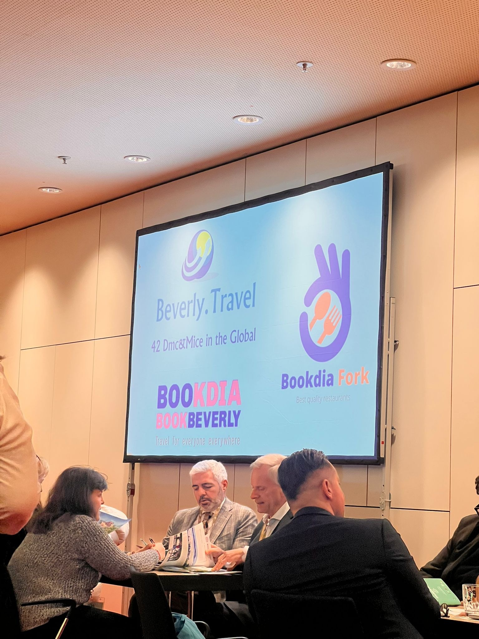Beverly Travel BookdiaFork
