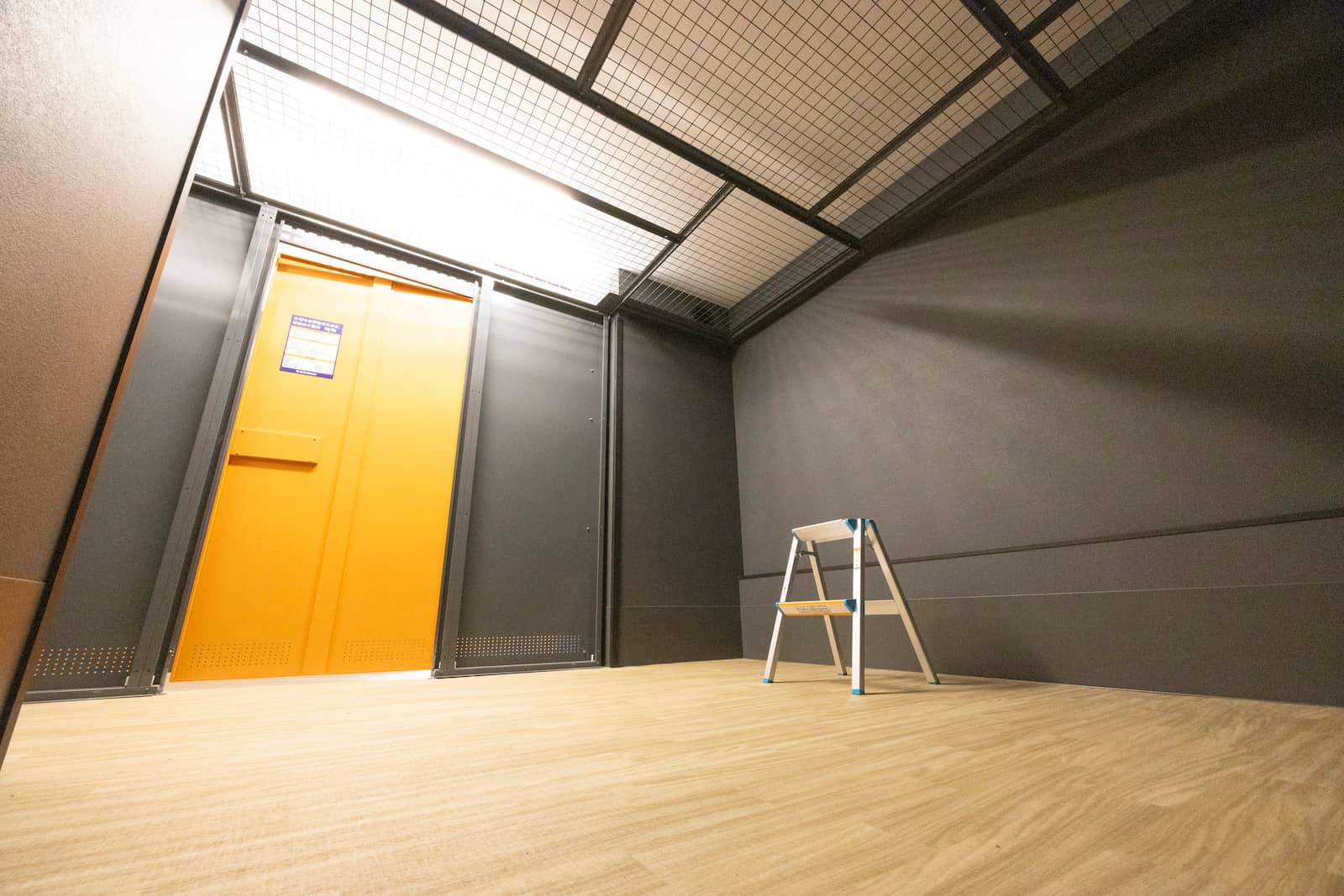 ハローストレージ三郷花和田｜屋内型トランクルーム