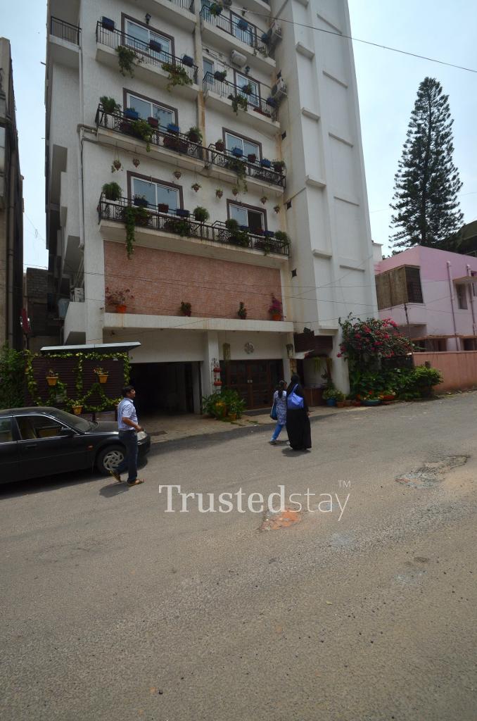 Service Apartments in Residency Road, Bangalore - RESAO1, 