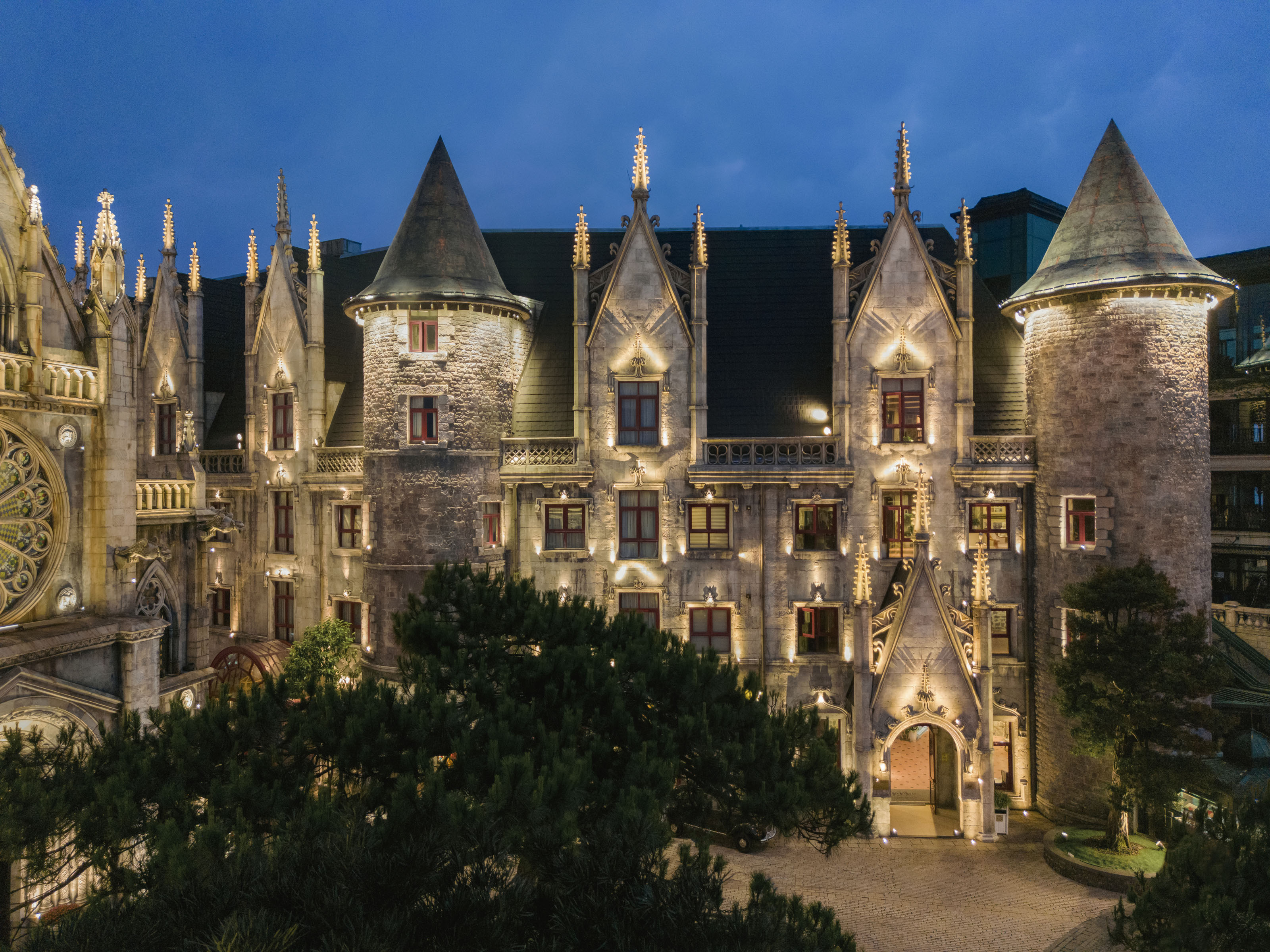 Mercure Danang French Village Bana Hills