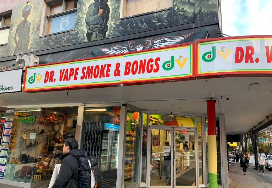 DR.VAPE SMOKE AND BONG